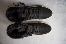 Load image into Gallery viewer, Templin Sneakers in Black
